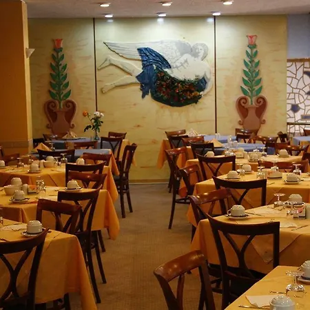 Mistral Hotel Piraeus