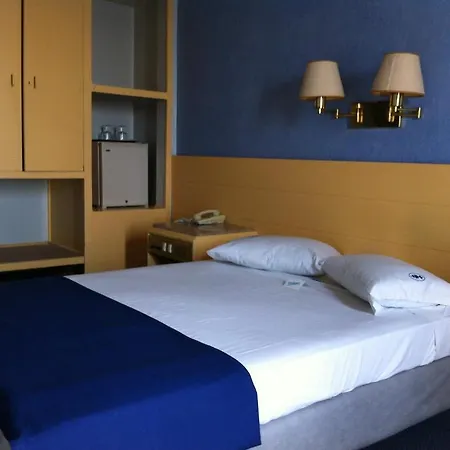 Mistral Hotel Piraeus