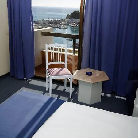 Mistral 3* Piraeus
