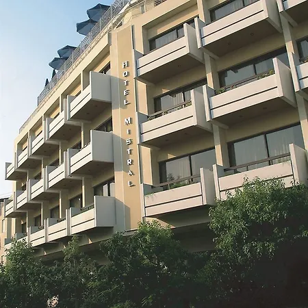Mistral 3* Πειραιάς